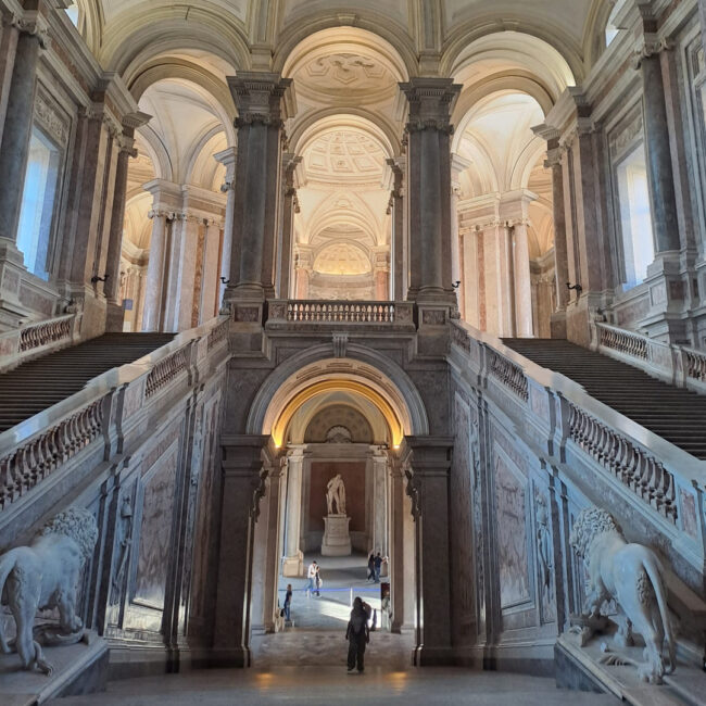 Visita guidata alla Reggia di Caserta- MariaAntonietta Cosmetico guida turistica autorizzata
